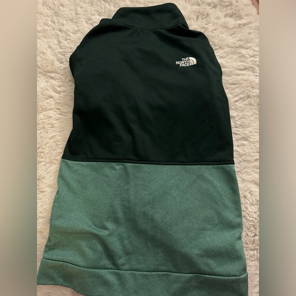 Women’s Green Northface Sweater - Picture 2 of 2